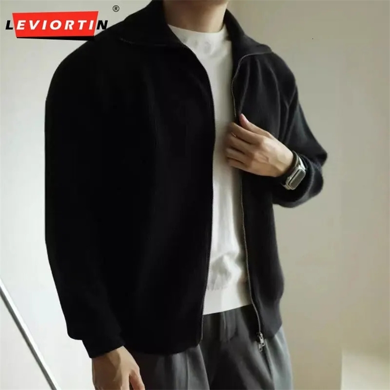 Autumn clothing mens knitted stand up collar cardigan casual street clothing solid color long sleeved knitted retro jacket M-2XL 241125