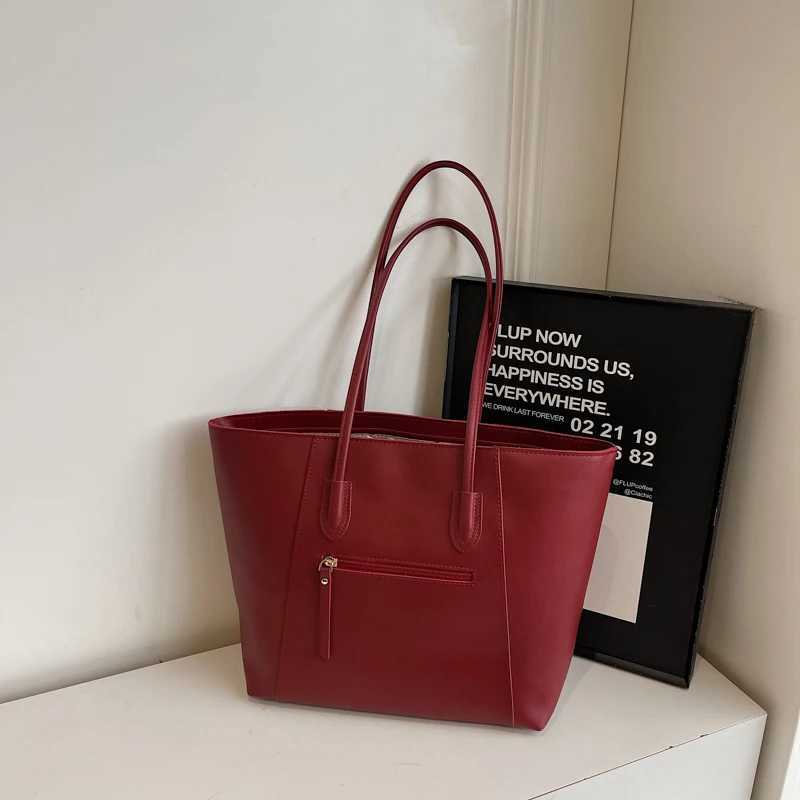 Classic and Elegant Style PU Sewing Thread Zipper 2025 New Casual Tote Solid Trendy Fashion Designer Horizontal Shoulder Bag W250924