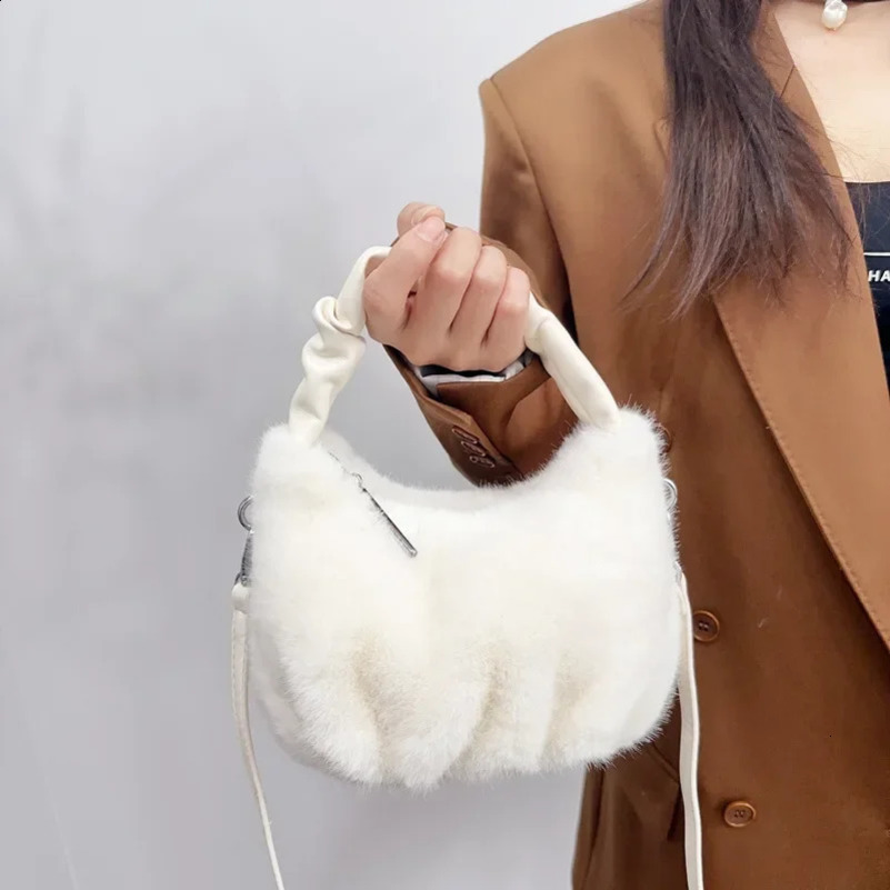 Winter cute faux fur cross body bag fashion trend zipper womens casual half moon wanderer handbag fluffy plush shoulder bag Sac A main 241021