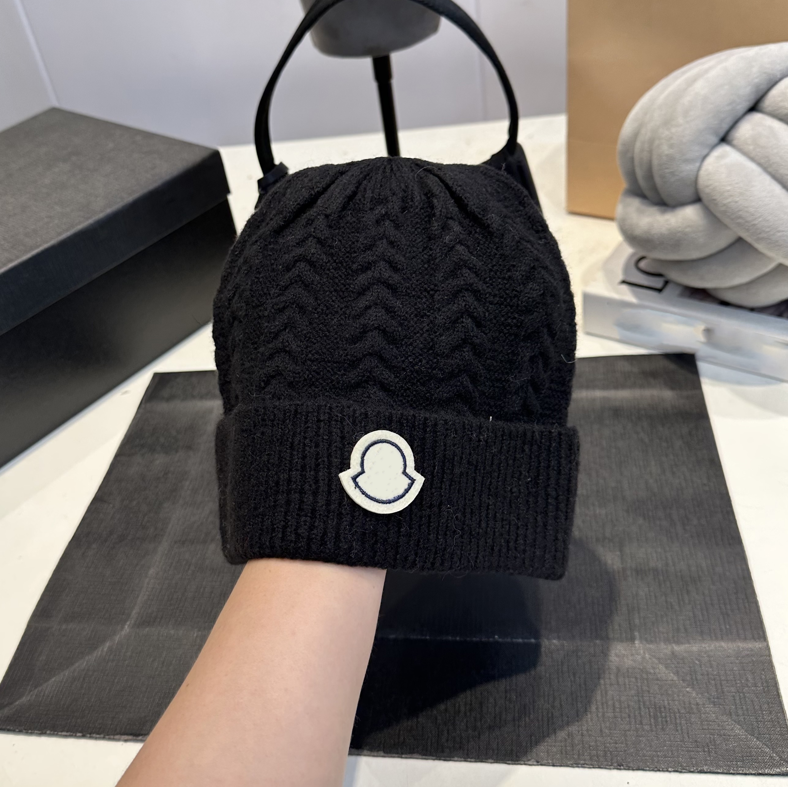 Designer Beanie high quality fabric embroidery luxury knitted hat classic unisex autumn and winter trend warm elegant versatile casual fashion hat g