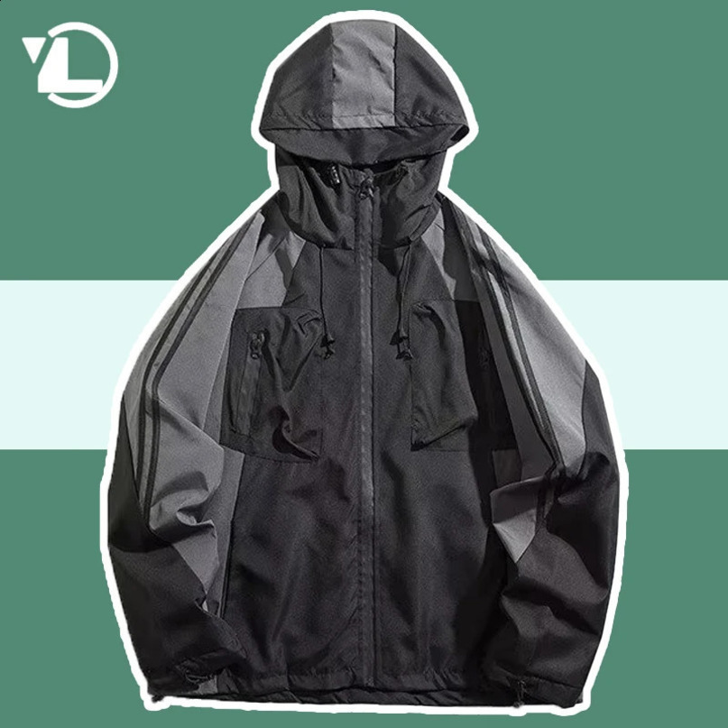 Outdoor cargo jacket mens loose multi pocket hooded school team fashionable spring windproof patch work casual 240903