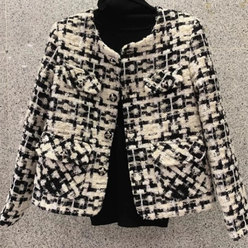 Korean Tweed Short Coat for Women Fall Winter Clothes Plaid Jacket Fashion Elegant O-neck Single Breasted Cardigan Tops 240828