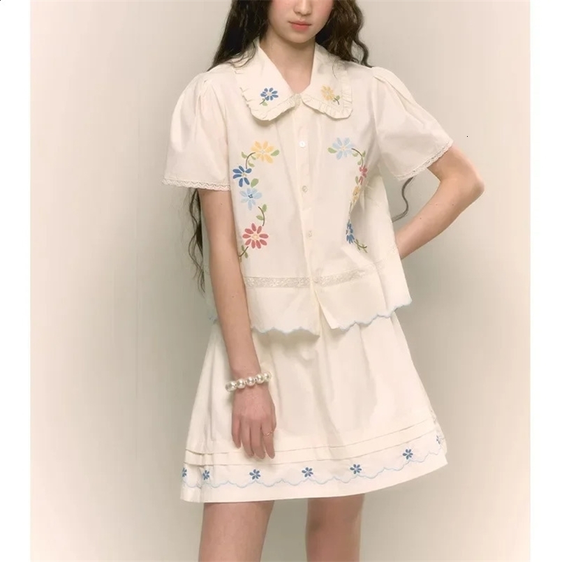 Plus Size Fresh Vintage Sweet Floral Embroidery Doll Top A- line Slimming Skirt Set Womens Fashion French Style Set 240823