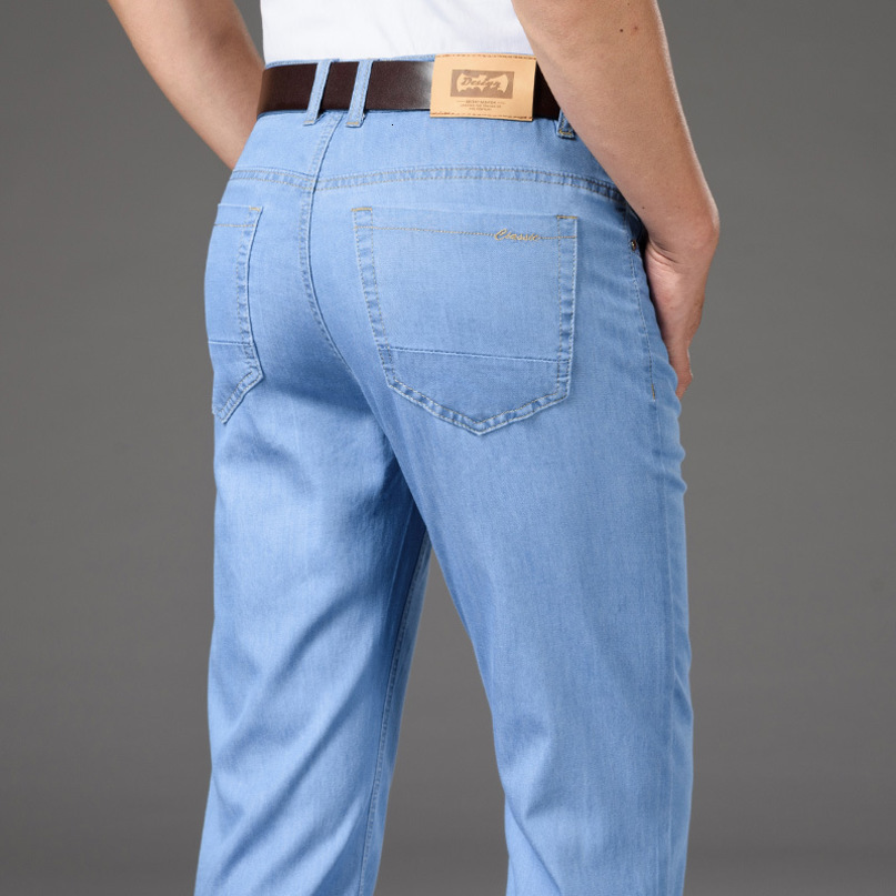 Jeans maschili abbigliamento estivo tratto dritto pantaloni in denim ad alto contenuto di jeans azzurro retrò pantaloni in denim leggero maschio 210