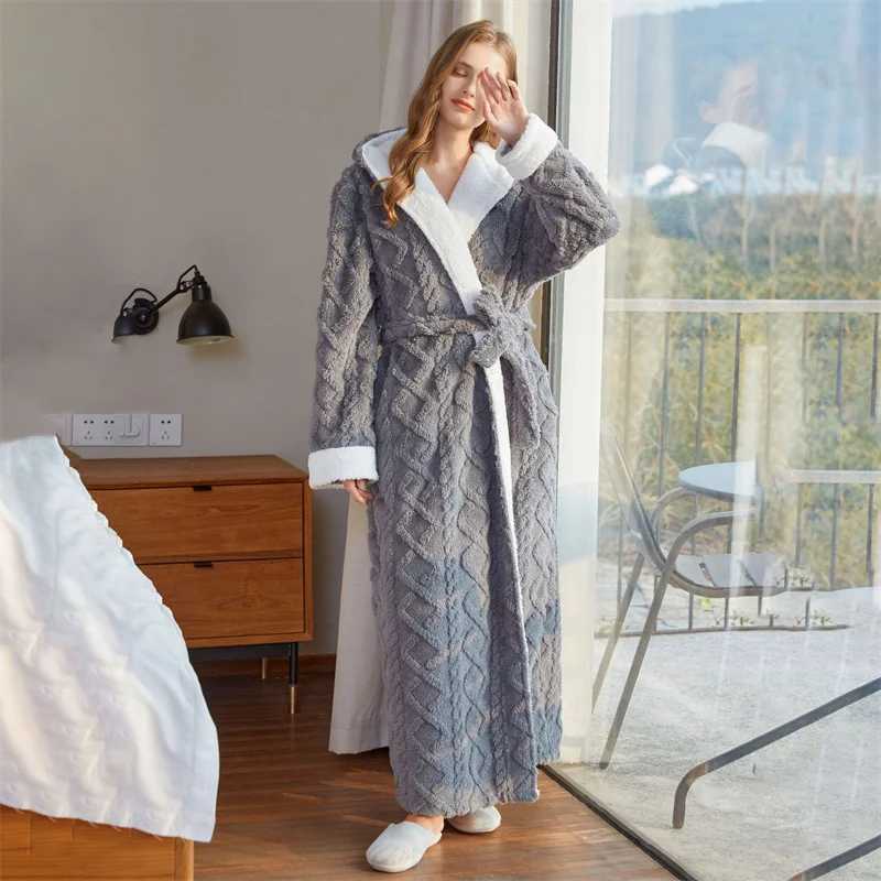 Thick Women Warm Bathrobe Solid Hooded Warm Ladies Dressing Gown Long Sleeve Flannel Bath Robe For Female Z250924