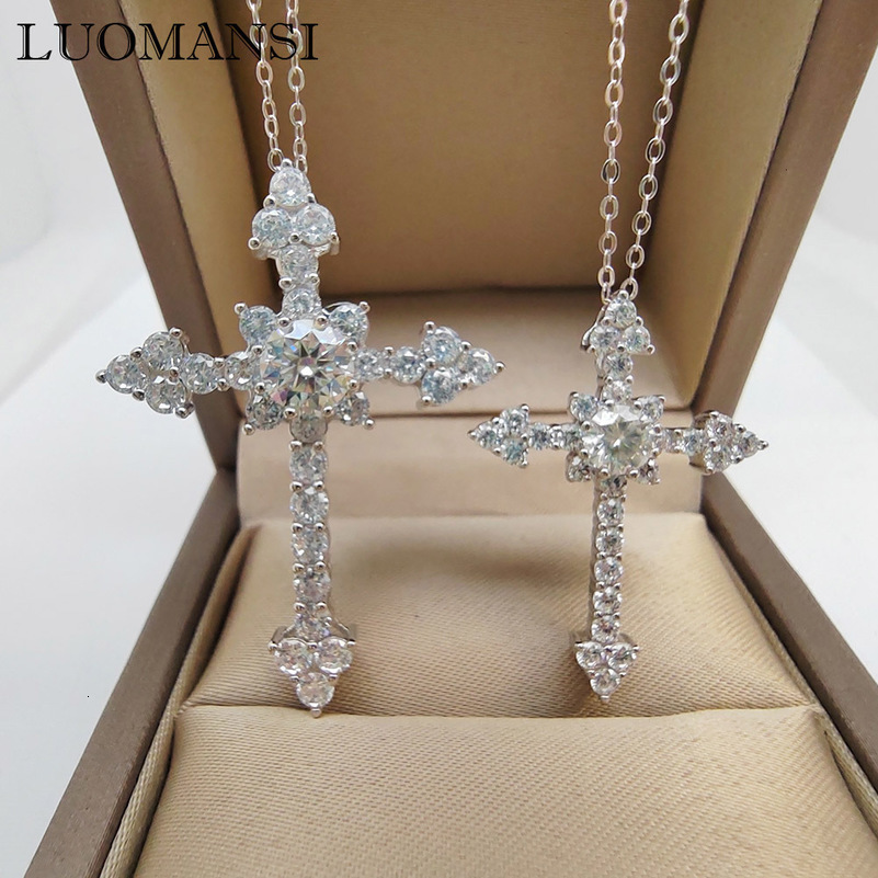 Pendant Necklaces Luomansi 0 5 1CT D Color Cross Necklace Passed the Diamond Test S925 Silver Fine Jewelry Party Birthday Gift 230519