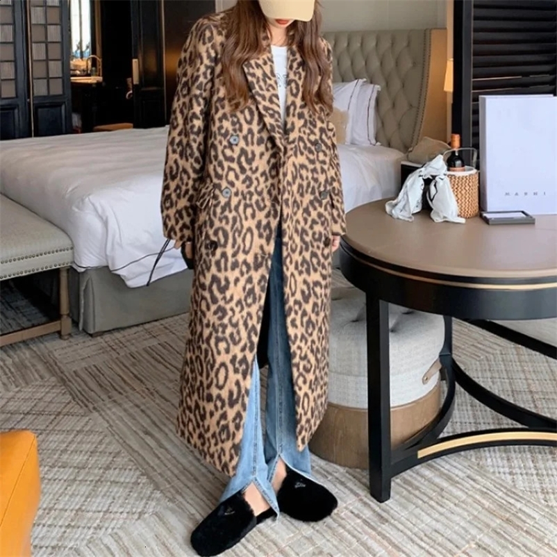 Womens Long Sleeve Woolen Coat Classic Leopard Print Loose Style Female Fashion Long Outwear Casual Versatile Winter 240911