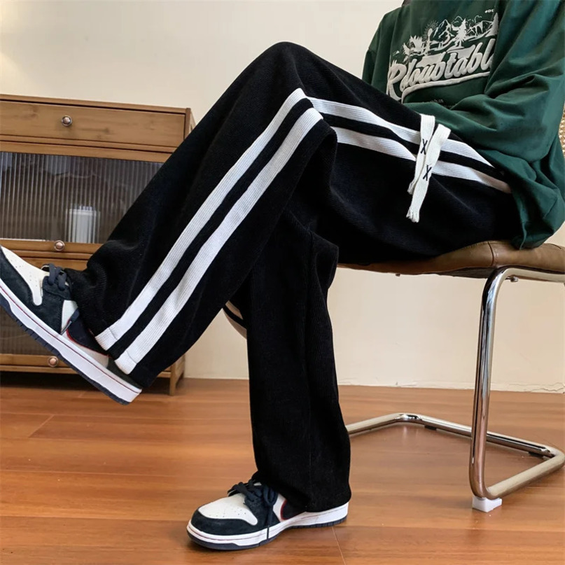 Men Casual Sweatpants Corduroy Fleece Autumn and Winter Wide Leg Pants Streetwear Loose Mens Trousers Versatile Man 240411