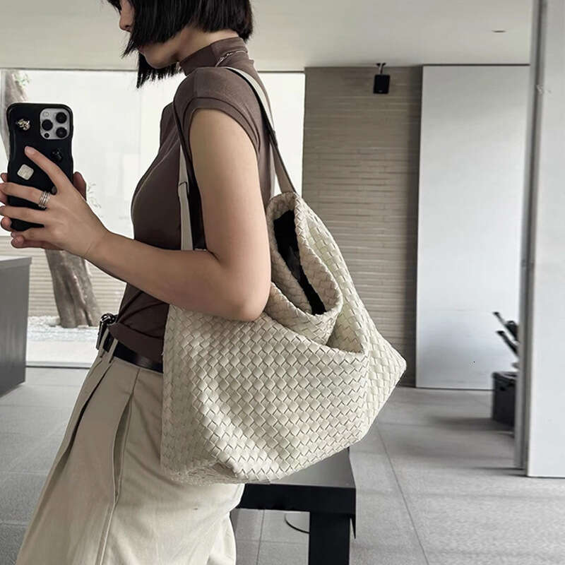 Designer Bag Tote Bag Shoulder Bag Light Color Leather Handbag Woven Tote For Women Large Capacity Commuter Versatile Shoulder Underarm Crossbody Bu