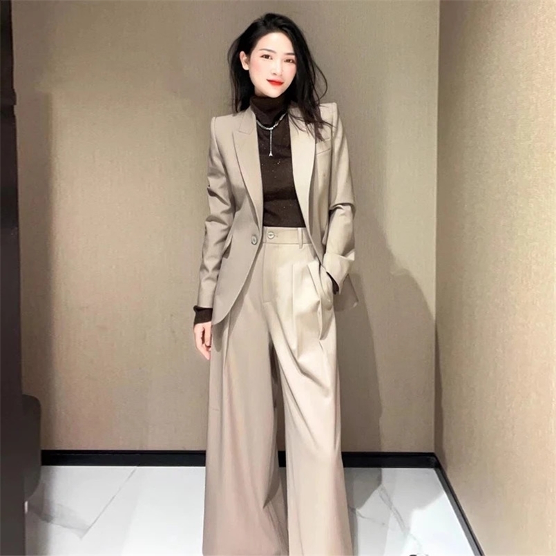 Womens Winter Retro Casual Short Blazer Coat Wide Leg Pants Set Commuting Solid Color Waist Closing Suit Pants Two-piece Set 241203