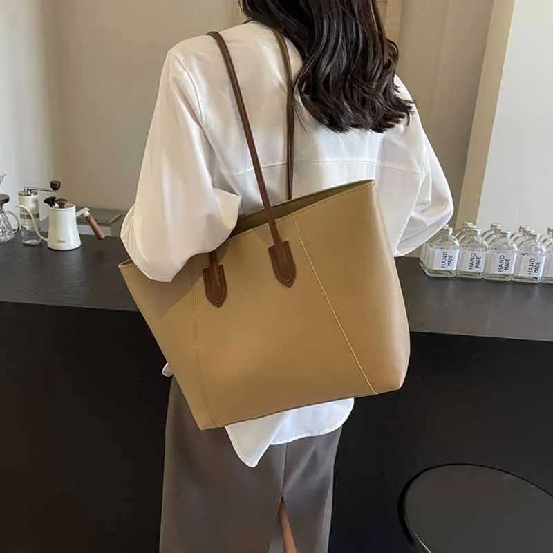 Tote Bag for Women 2025 New Largecapacity Versatile Single Commuting Travel Shoulder Bag Lading Simple Fashion Solid Handbags W250924