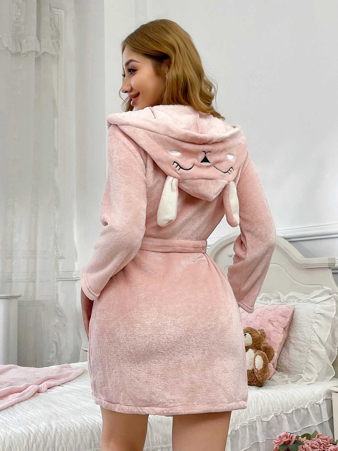 autumn Winter Women Bath Robe Fluffy Plush Pyjamas Ladies Sexy Hooded Dressing Solid Color Gown Warm Bathrobe Female loungewear Z250924
