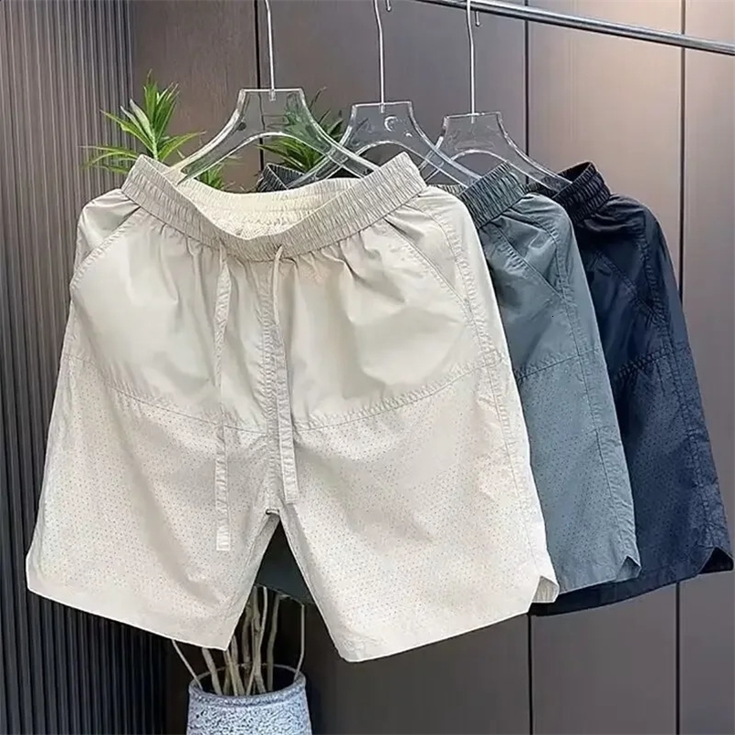 Summer Laser Hole Breathable Casual Shorts Men Simple Fashionable Versatile Fit Quick Dry Ice Silk Five-minute Shorts 240829