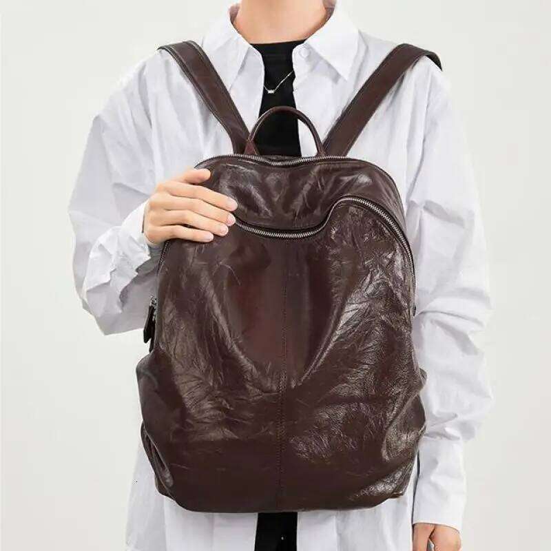 Designer Bags Vintage Senior Sense Grasp Wrinkles Large Capacity 2025 New Travel Sports Multi-Functional Fashion Backpack For Women Luxury Bag