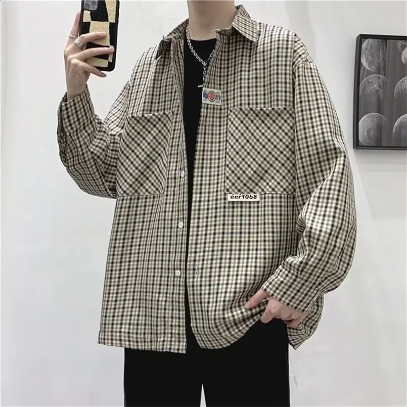 Spring Autumn Mens Loose Fit Long Sleeve Casual Jacket Versatile Hong Kong Style Checkered Shirt For Men Thin Material 240830