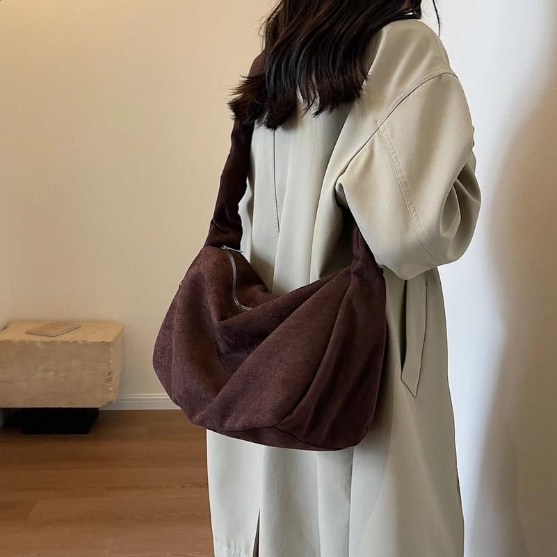Winter Artificial Suede Shoulder Bag Womens Solid Black Womens Bag Classic Simple Cloth Bag Brown Korean Bag 241021