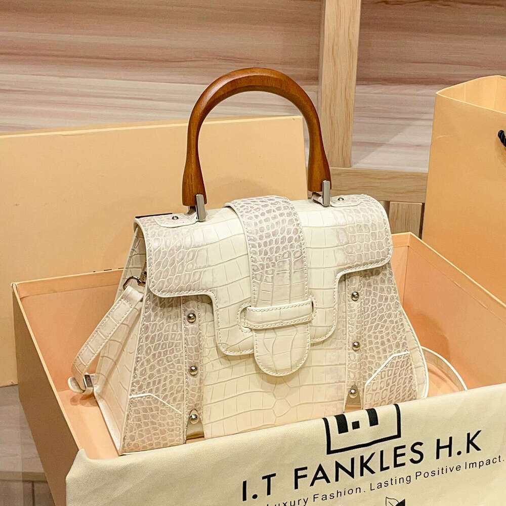 Designer Bag Tote Bag Shoulder Bag New Women Large Capacity Genuine Leather Commuter High End Feel Single Shoulder Handbag Crossbody Bag