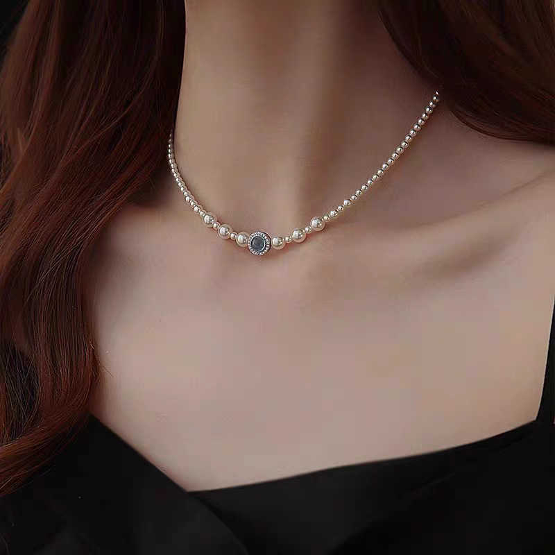 Collier de perles avec pendentif aigue-marine, luxe de style français, chaîne de cols à petite échelle de niche, élégante et polyvalente, chaîne