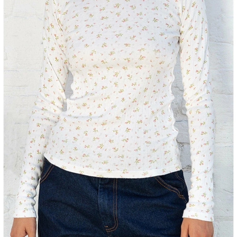 Vintage Floral Print Slim Long Sleeve T-Shirts Women Summer Sweet Lace Trim O Neck Cotton Y2k Tops Retro Chic Hollow Out T Shirt 240703