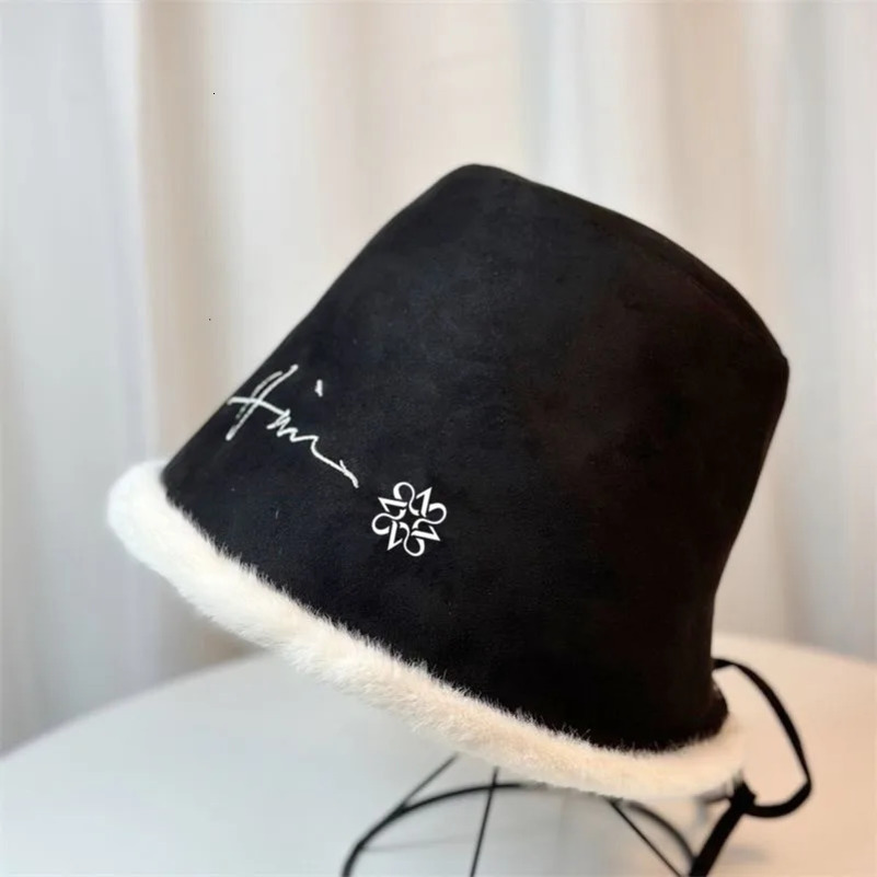 Stingy Brim Hat Golf Cap 2023 Autumn and Winter Plush Style Fashion Tennis Outdoor Sports High Quality Women s Hat 231101