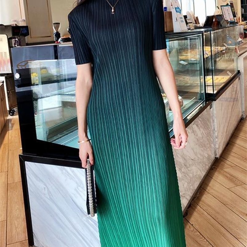 Basic Casual Dresses Summer Dress Pleated Dress Temperament Fashion Sexy Simple Pleated Oversized A-line Long Skirt O-Neck Robe 230518
