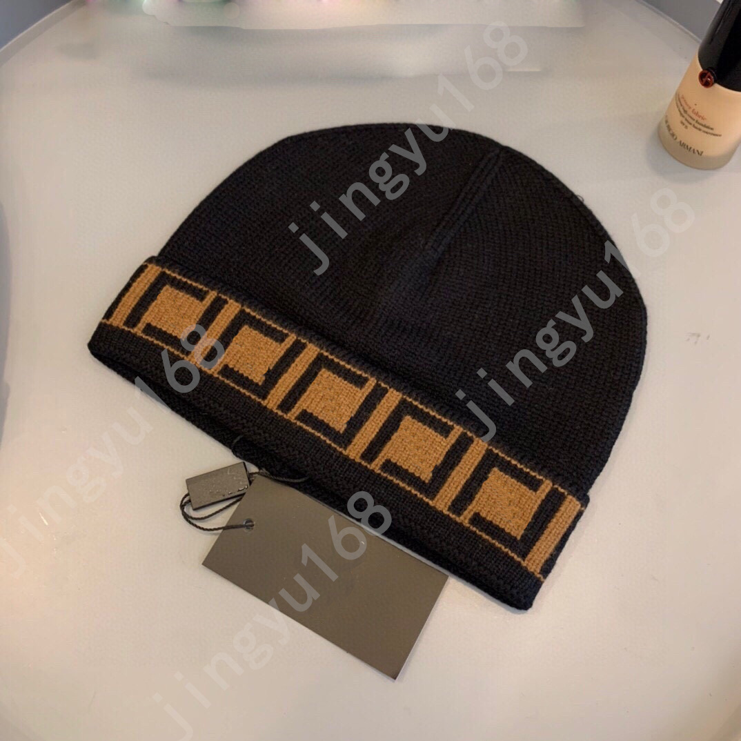 Designer hat fashion beanie knitted hat winter hat Men And Women Fashion Universal Knitted Cap Autumn Wool Outdoor Warm Skull Caps Unisex Woolen Bea
