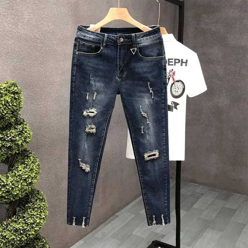 Cropped Jeans for Men Ripped Trousers Broken Korean Fashion Torn Kpop Stacked Trend 2025 Cheap Style with Holes Man Cowboy Pants W250925
