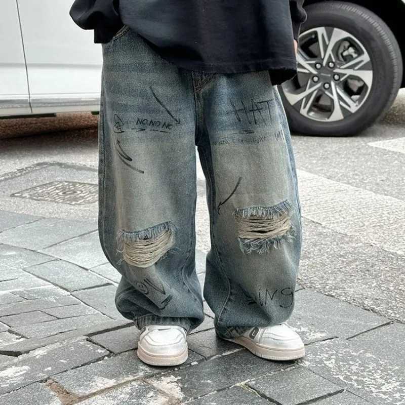 2025 New Boys Ripped Jeans Korean Style Autumn Spring Kids Long Pants Trendy Stylish Jeans W250925