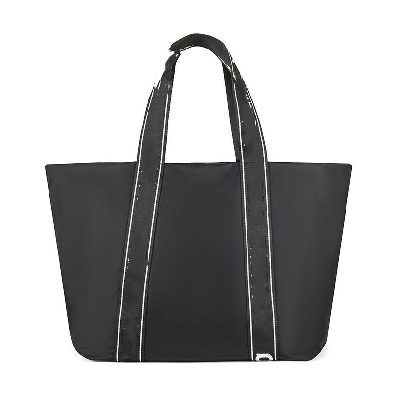 Vente chaude Femmes Hand Write Charms Sports Proof de l'épreuve en nylon Tote Shopping Sacs noirs blancs Accessoire 30 * 24 * 32cm
