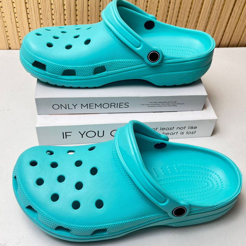 Des créateurs de mode obstruent des sandales étanches de plage d'été étanche glissades de glisseurs pour femmes hommes confortables chaussures ex