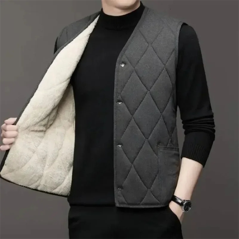 Autumn Winter waistcoat Men Lamb Fleece Coat Vest Button Cardigans Thicken Warm Solid VNeck Casual Plaid Jackets 241105Y
