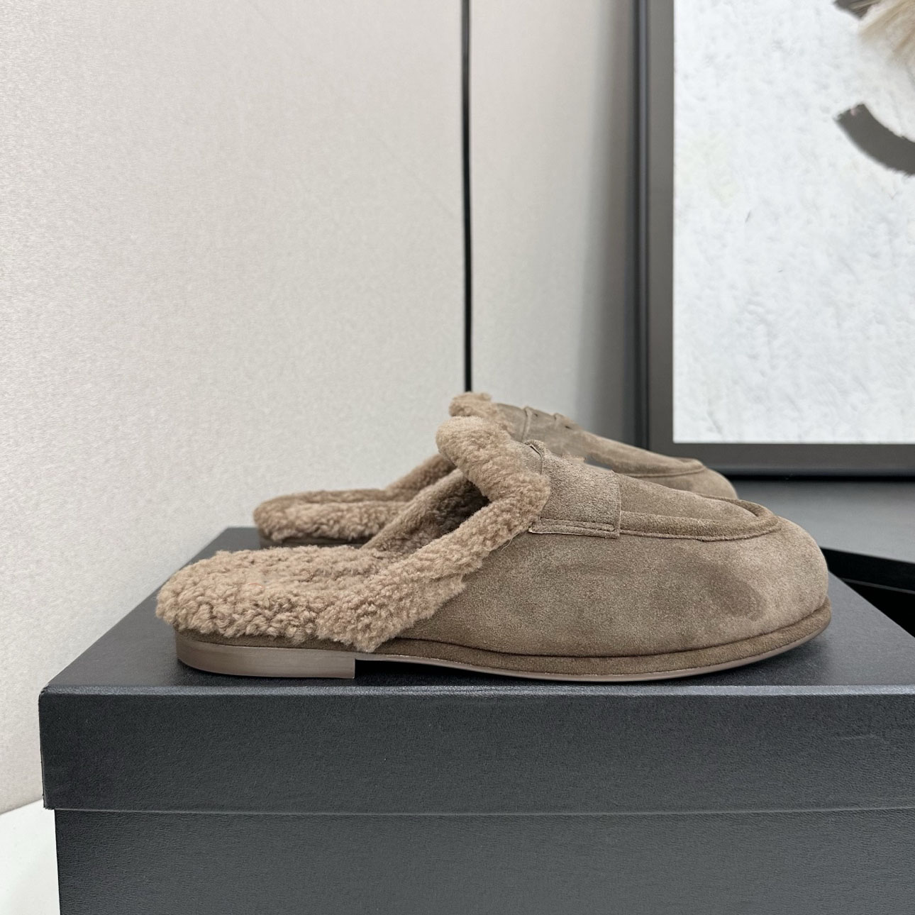 NEW Top Quality Winter women men Wool lining Warm slippers Flat Slippers Women Kid Suede Round Toe Causal Famous brand Fashion Mules
