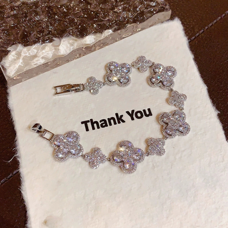 Plated silver bracelet diamond clover bracelet party jewelry gift sparkling moissanite bracelet for women lucky gift simple classical om257