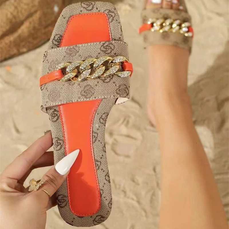 Women Slippers 2024 New Summer Flat Luxury Sandals Outdoor Beach Shoes Trend Brand Designer Women Slippers Big Size Slides WomenXJ250925