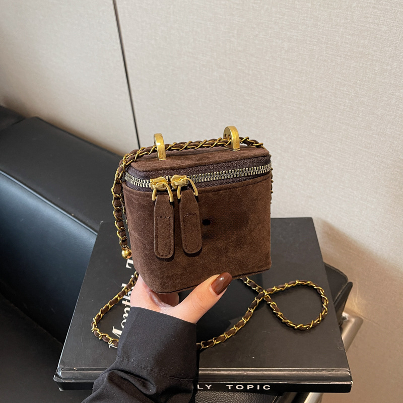 Top Brand High Quality New Style Free Delivery Designer Niche Mini for Women Retro New Matte Chain Crossbody Autumn Winter Casual Lipstick New Free