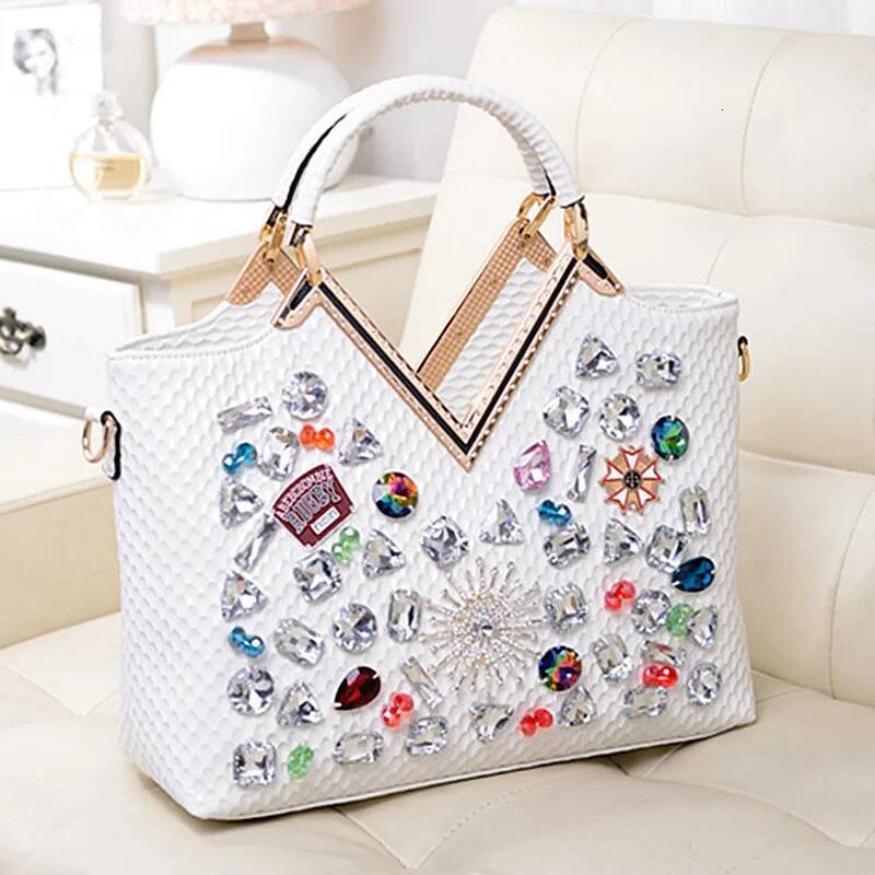 Fashion Genuine Leather Women's Handbags 2023 New V-Shaped Dias Lady Shoulder Messenger Bag Large Capacity Tote Bags