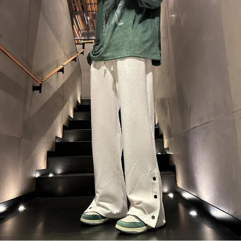 Pantaloni elastici elastici di colore a colori elastici di primavera e autunno Pantaloni dritti per uomini Pantini di lavoro tascabili in tasca scio