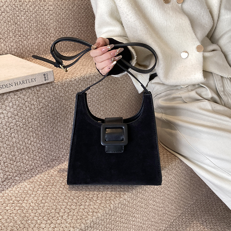 Top Brand High Quality New Style Free Delivery Designer Bag High-end Fashion Matte Underarm Bag Trendy New Casual Shoulder Bag Handbag New Free Deli