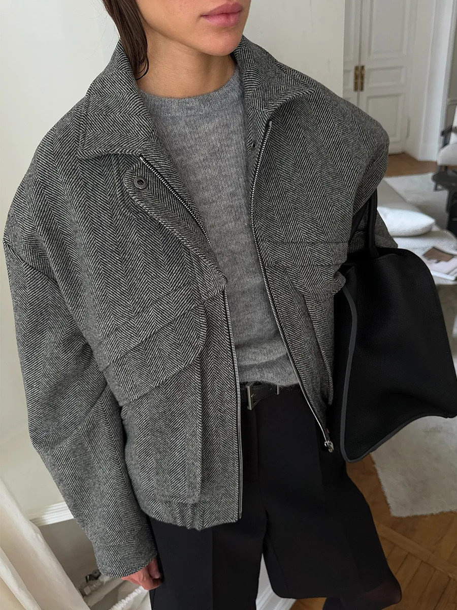 Autumn Winter Grey Zipper Woolen Jackets Coat Women Solid Loose High Waist Cropped Tops Female Streetwear Warm Clothes 250905