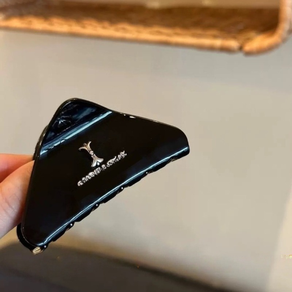 Designer Hairpins for Women Stylish and Niche Retro Logo Elegant and Versatile Classic Design Shark Clip Versatile Hairpin-image-1076830656