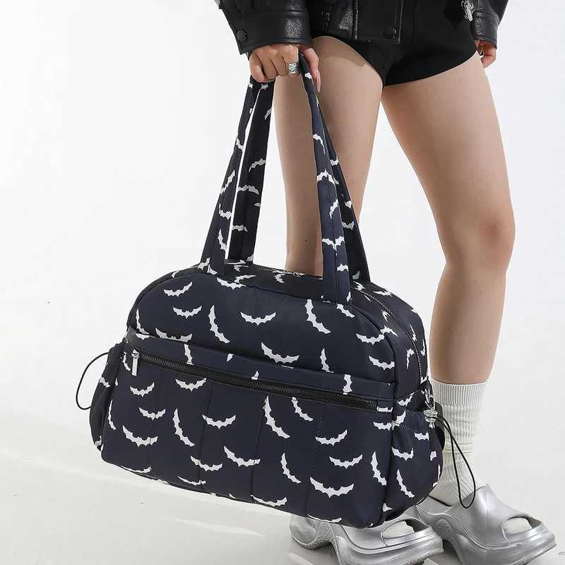 Halloween bat printed tote bag womens fashionable shoulder bag simple and trendy lightweight womens casual backpack Z250925