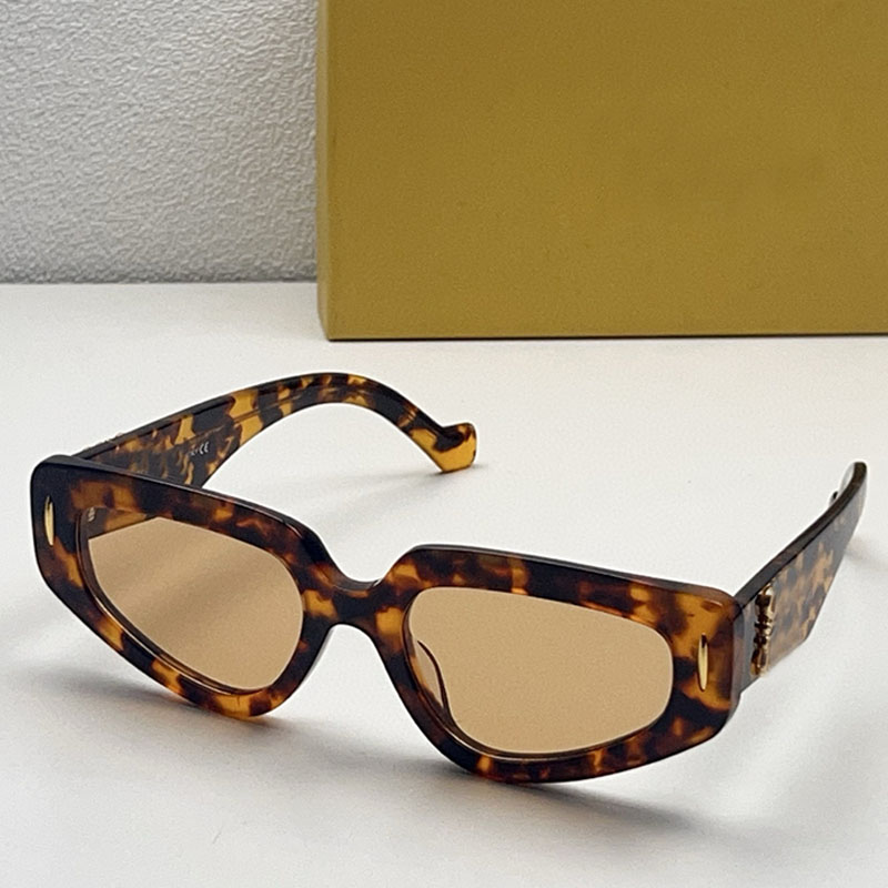 Retro Womens Mens Small Butterfly Screen Sunglasses 40160 Designer Tortoiseshell Acetate Glasses Ladies Avant Garde Style Travel Beach Sunglasses