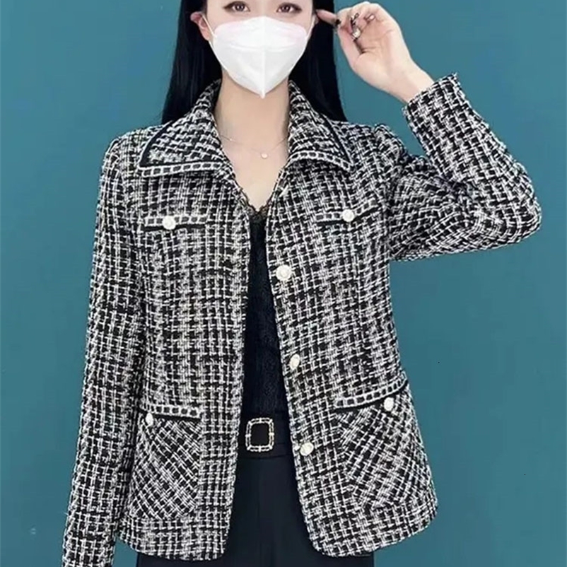Women's Jackets Classic Plaid Lapel Tweed Jackets Women Korean Vintage Wool Blend Coats Casual Slim Woolen Chaquetas Elegant Mom Outwear 230912