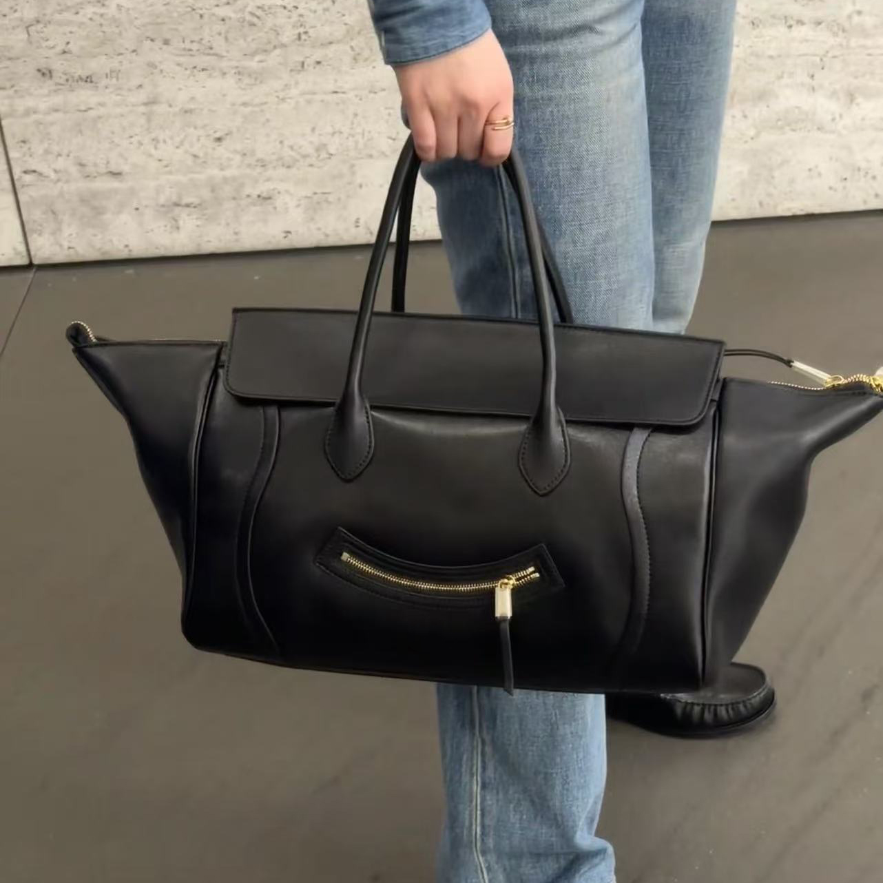 Sac de créateur 2025 Sac à bagages souriants Sac de créateur en cuir en cuir Femme Sac en daim Sac d'embrayage brillant sac à main en peau d'agne