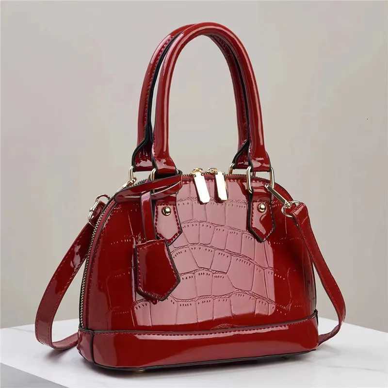 2025 Designer Luxury Designer Patent en cuir Perme Modèle Femme sacs à main Lady Trendy Party Evening Sac Commutation Crossbody Bodage Sac W25092