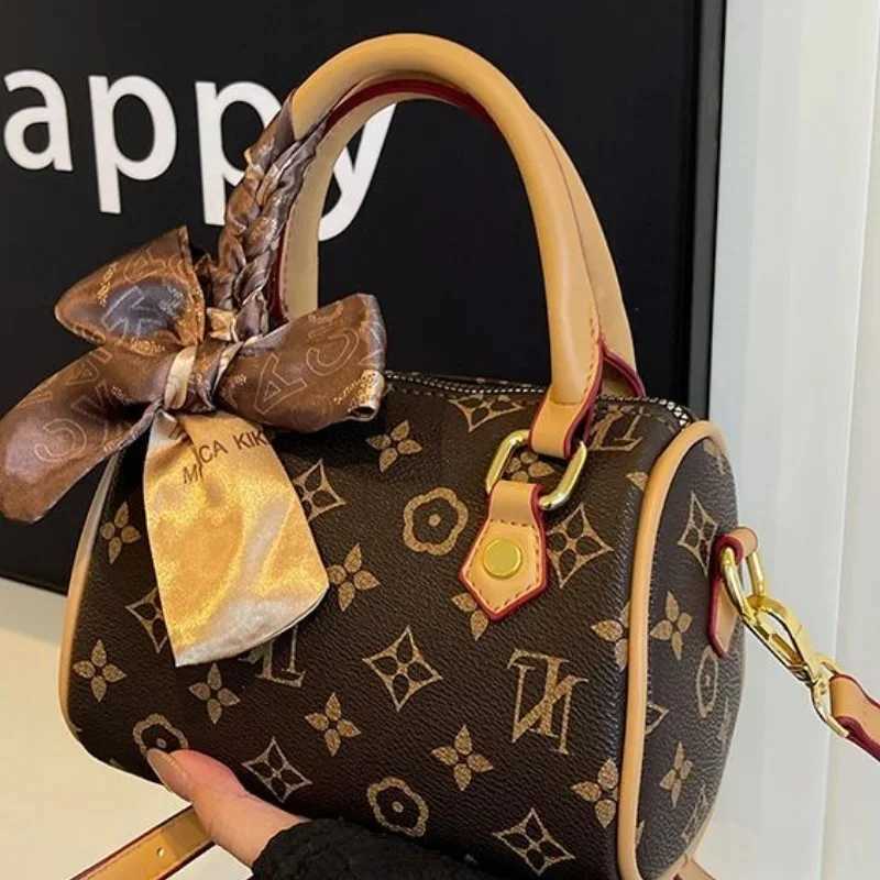 Luxury Messenger Purse Bag Womens Crossbody Tote With Retro Solid Color Premium Leather Finish W250924