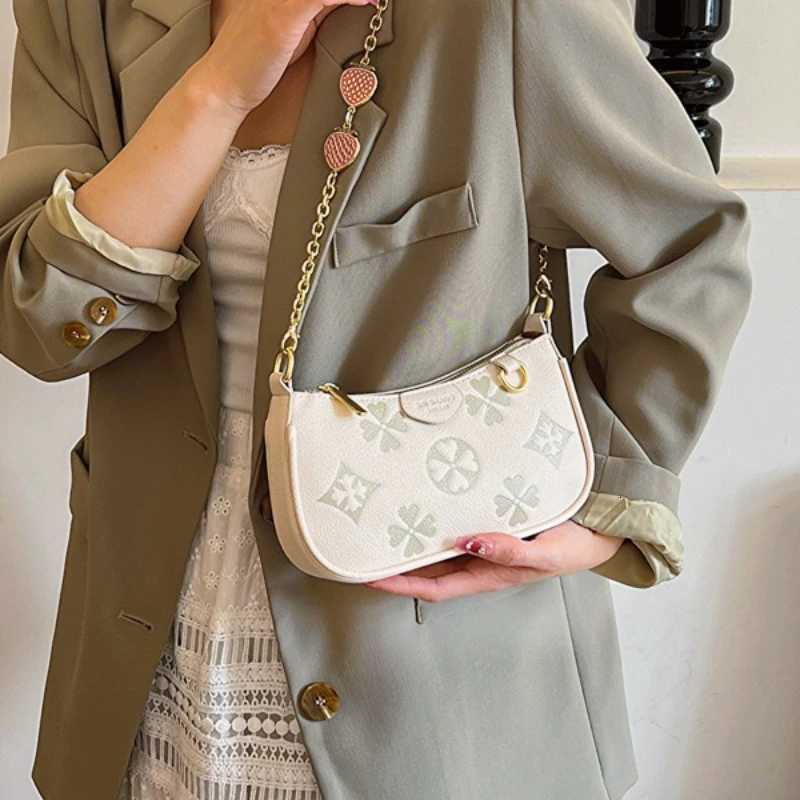 Fashion Printed Handbag 2025 New Four Seasons Versatile Crossbody Bag High end Trendy and Fashionable Small Bag W250924