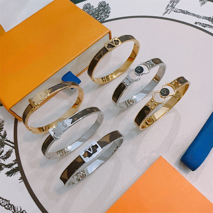 Jewelry Designer Bangle Unisex Luxury Bracelet Classic Fashion Charm Print Bracelet Daily Outfit Festival Luxury Versatile Simple Letter Jewelry As