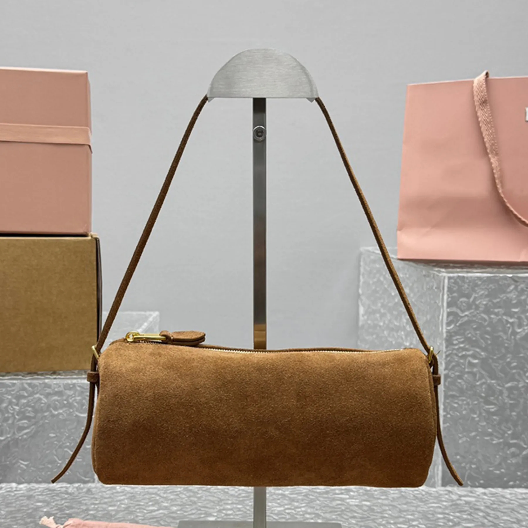Top Quality 10A Nappa Leather Pouch Luxury Designer Golden Hardware Zipper Closure Shoulder Bag Waterproof Linen Lining Handbag Detachable Strap Clu