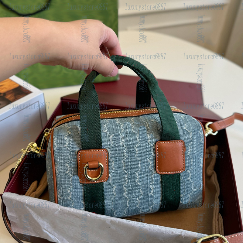 Designer Ladies 2025 New Denim Light Blue Underarm Casual Bag Crossbody Bag Pillow Bag Retro Style Commuter Bag Handbag Purse